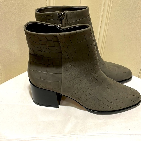 New Sam Edelman Gray Suede Joey Booties - Picture 3 of 10